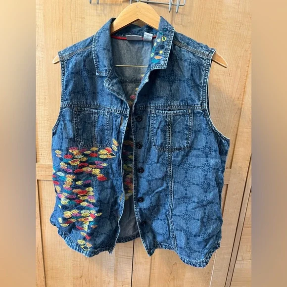 Chico’s size 2 sleeveless vest style embroidered denim top - Picture 1 of 9